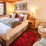 فندق Mounier 4*